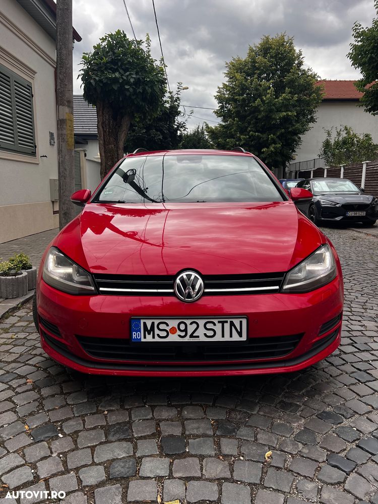 Volkswagen Golf - 1