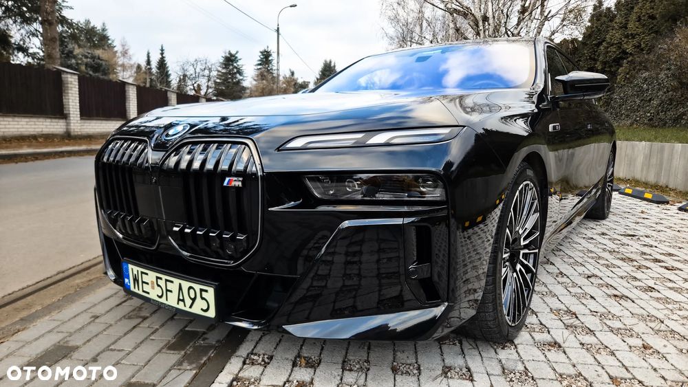 BMW i7 - 24