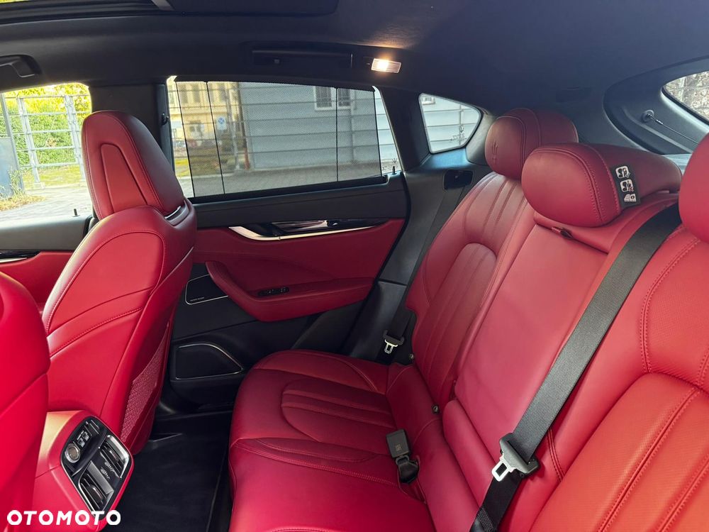 Maserati Levante S Q4 - 9