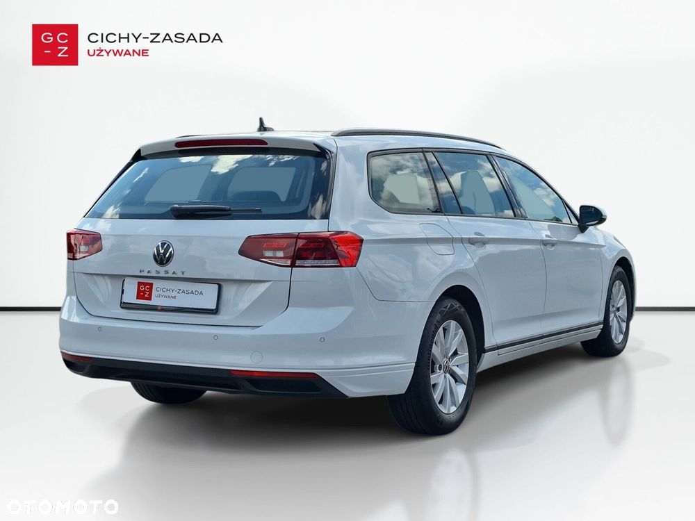 Volkswagen Passat Variant 2.0 TDI SCR Business DSG - 5