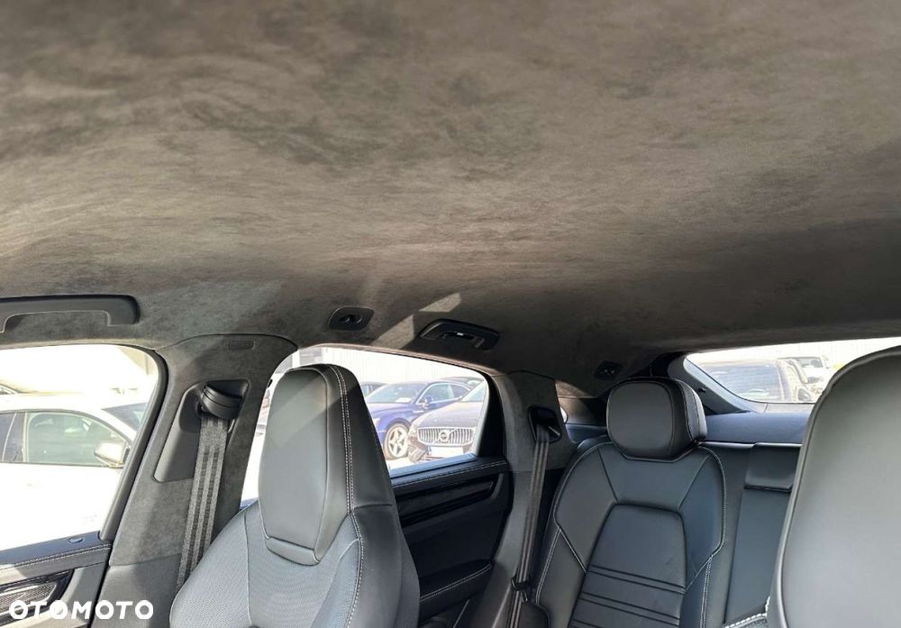 Porsche Cayenne - 22