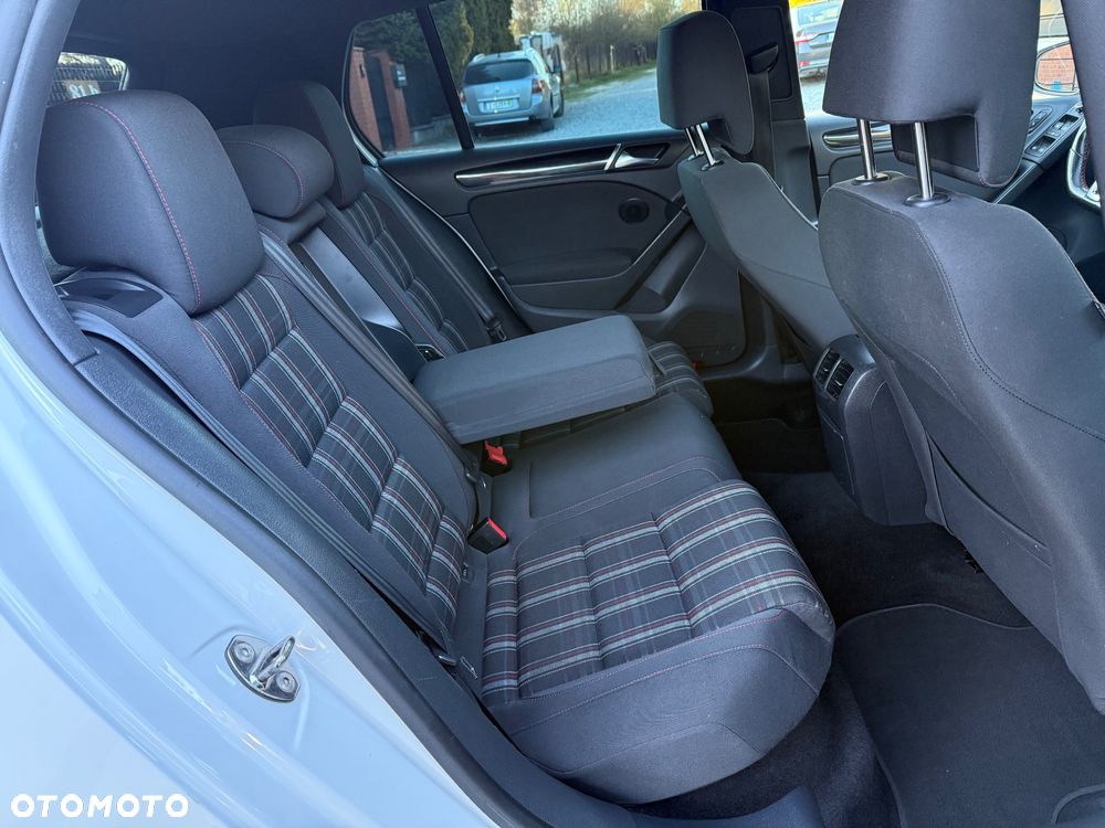 Volkswagen Golf 2.0 GTI - 29