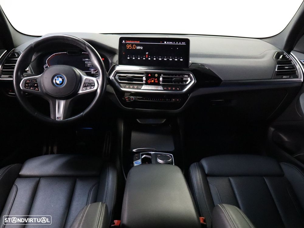 BMW iX3 M Sport Impressive - 14