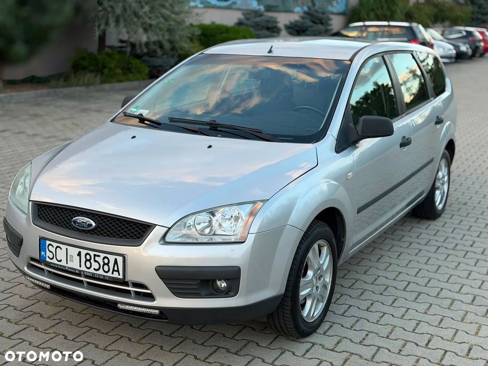 Ford Focus 1.6 Ambiente - 1