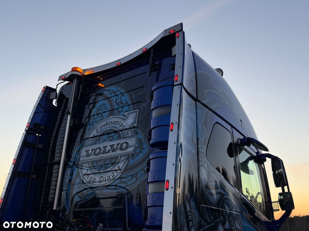 Volvo FH16 750 Show Truck tuning perfekcyjny stan pełna opcja XL - 31