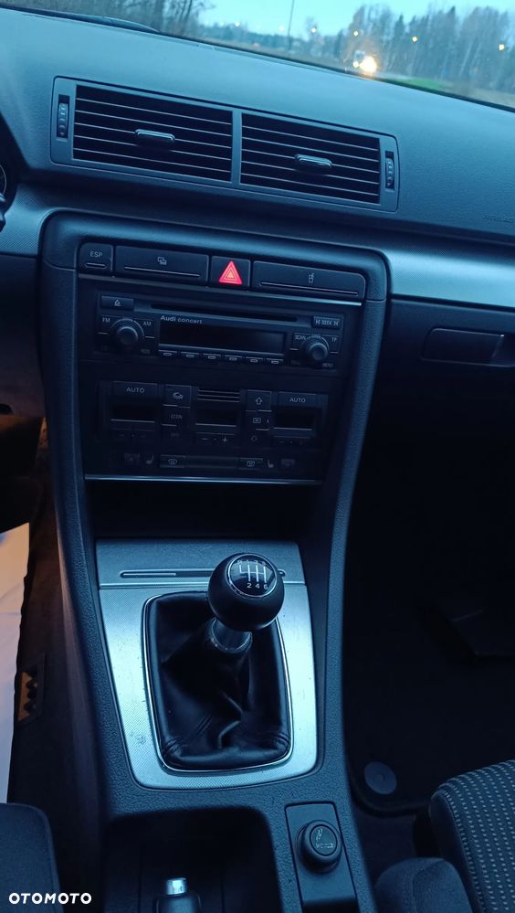 Audi A4 Avant 2.0 TDI - 26