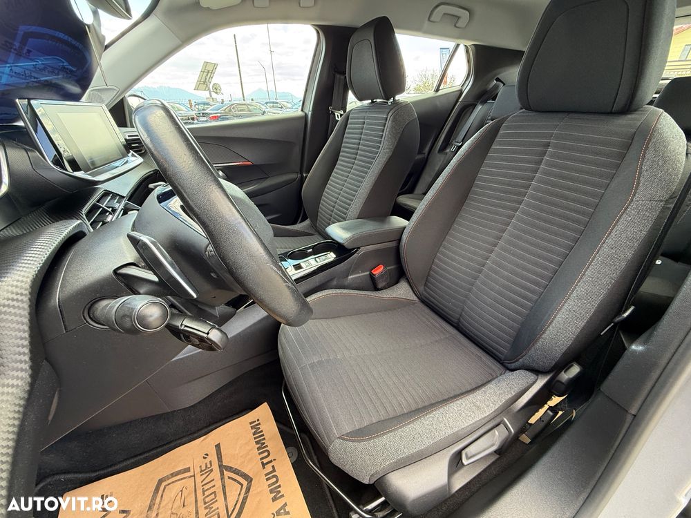 Peugeot 2008 PureTech 130 EAT8 Allure Pack - 8