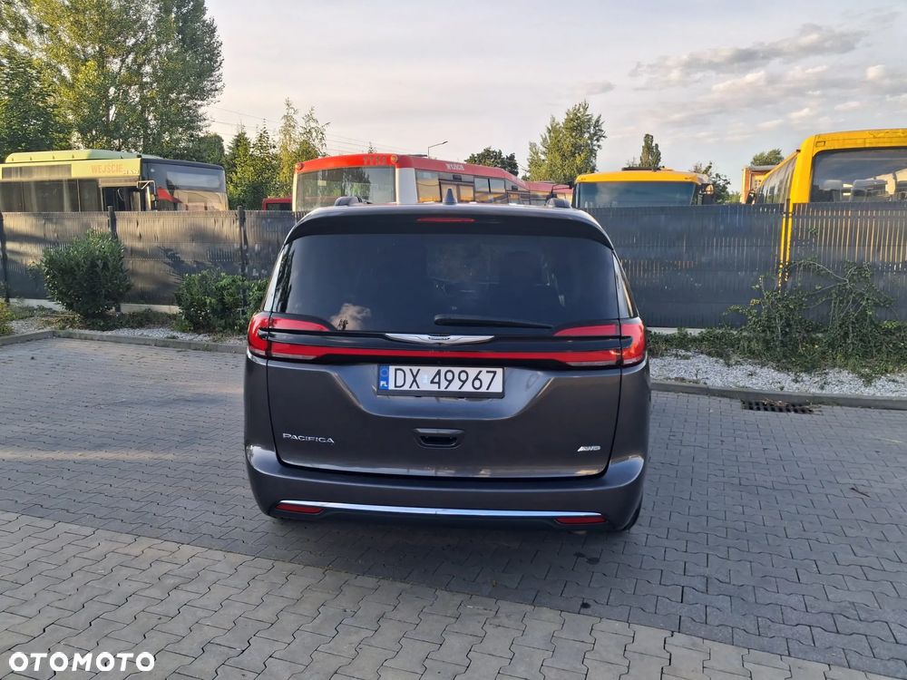 Chrysler Pacifica - 13