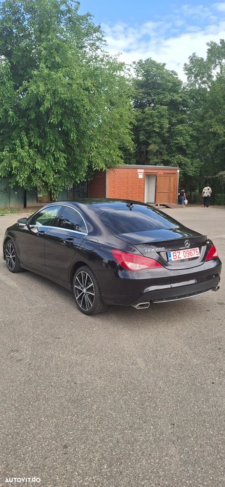 Mercedes-Benz CLA 200 d 7G-DCT Urban - 18