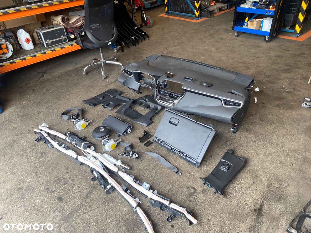 Toyota Corolla E21 E210 SEDAN  Hybrid HYBRYDA 2020r ORYGINAŁ ! DESKA ROZDZIELCZA KOKPIT PODUSZKI POWIETRZNE PASY KURTYNA KURTYNY  poduszka air bag airbag kierowcy pasażera kolanowa komplet poduszek E 210 E 21 - 3