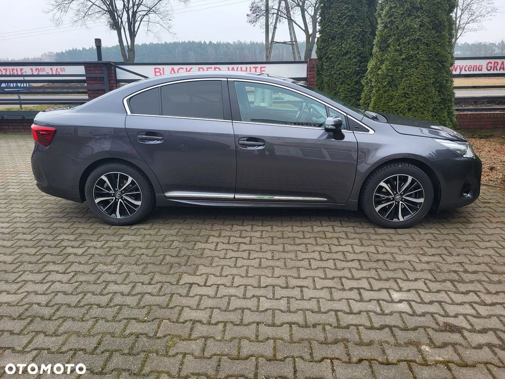 Toyota Avensis 1.8 Premium - 4