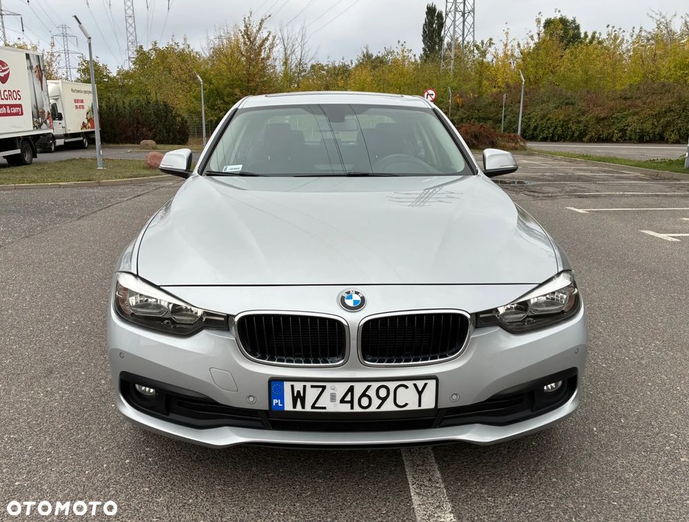 BMW Seria 3 320i Luxury Line - 2