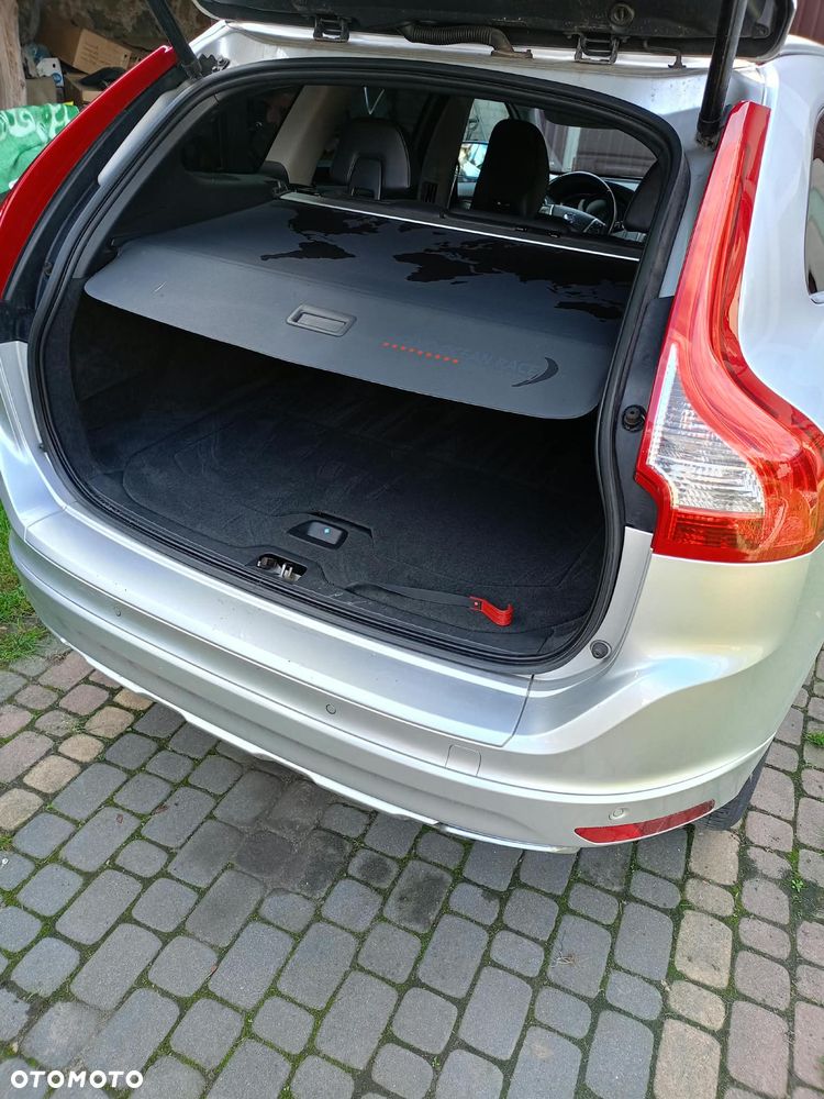 Volvo XC 60 D4 Drive-E Ocean Race - 23