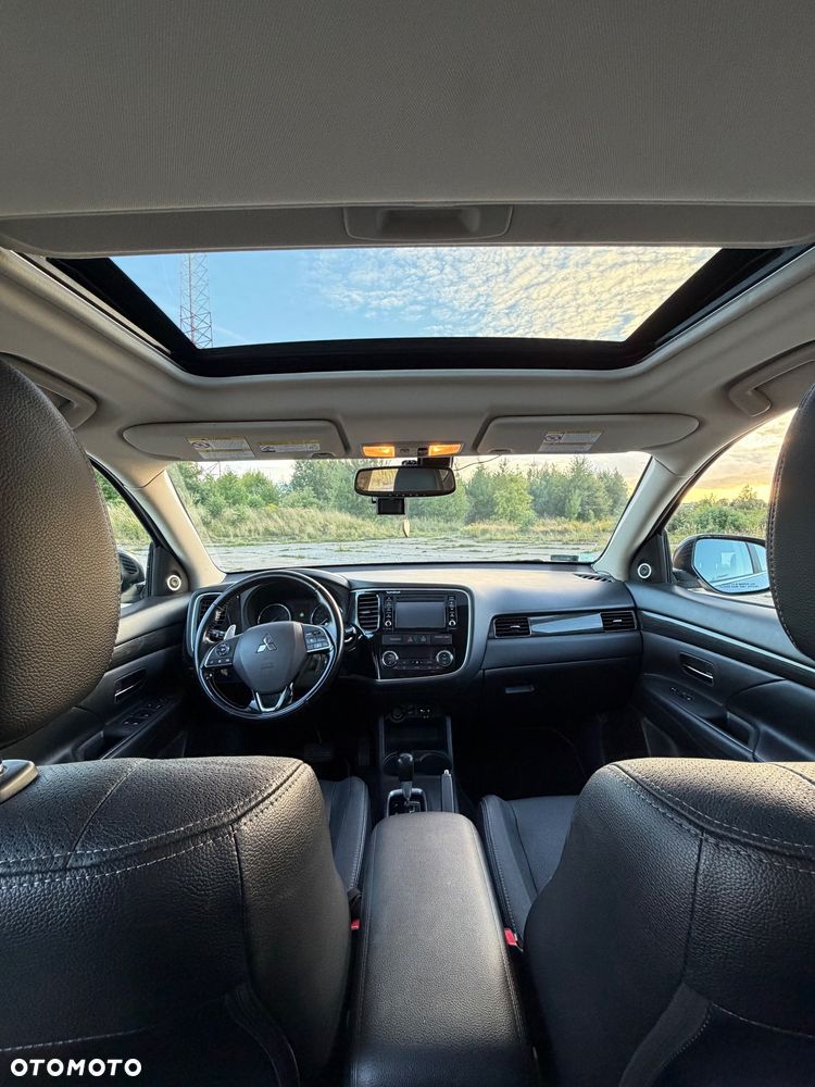 Mitsubishi Outlander - 15