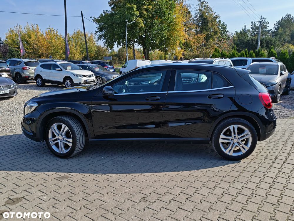 Mercedes-Benz GLA - 4
