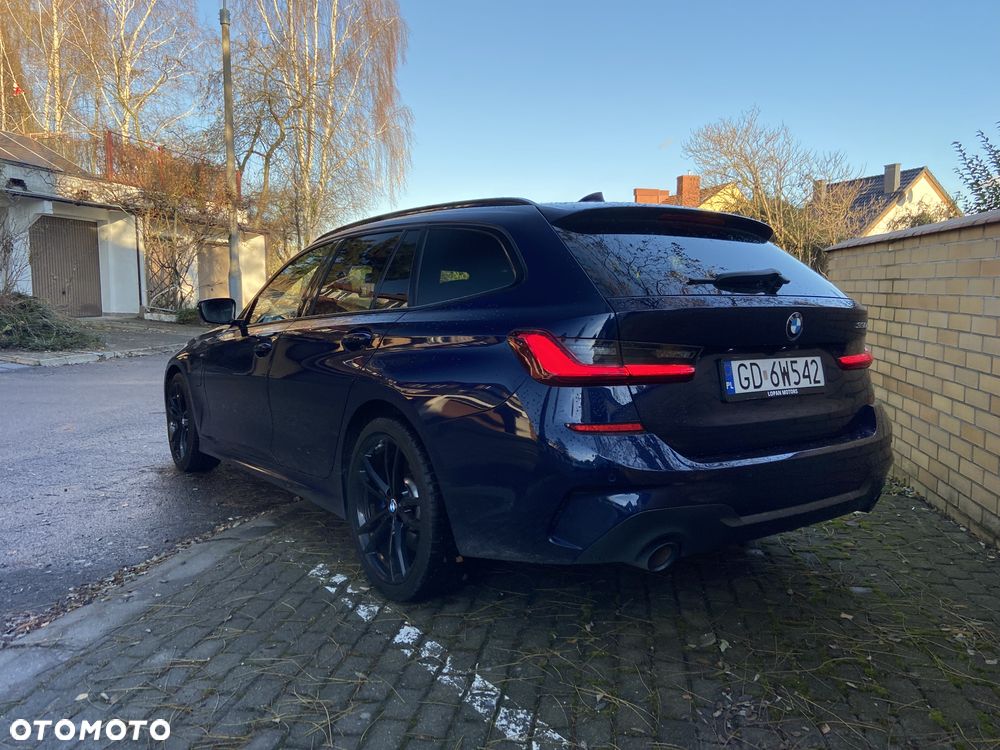 BMW Seria 3 330e M Sport - 4