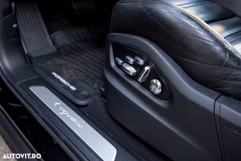 Porsche Cayenne - 21
