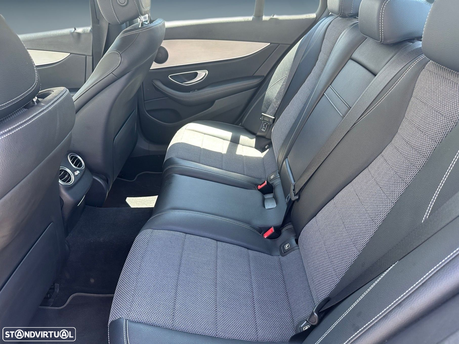 Mercedes-Benz E 220 d Avantgarde - 13