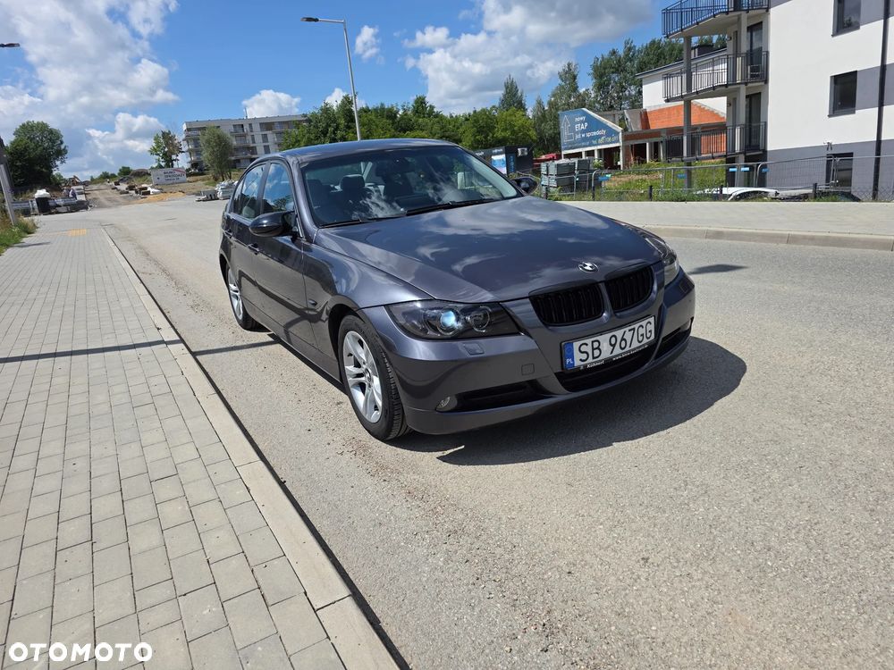 BMW Seria 3 318i - 1