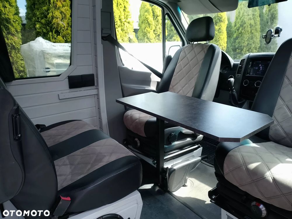 Mercedes-Benz Sprinter 319 - 10
