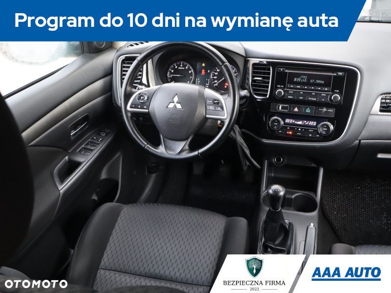 Mitsubishi Outlander - 8