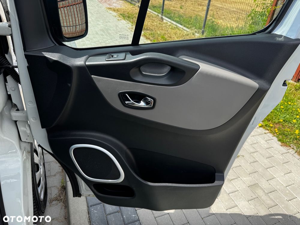 Renault Trafic - 23