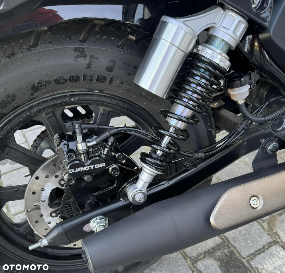 QJMOTOR SRV 125 - 18