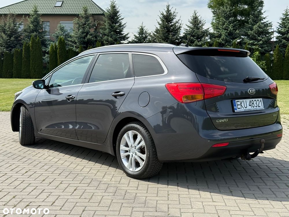 Kia Ceed - 8