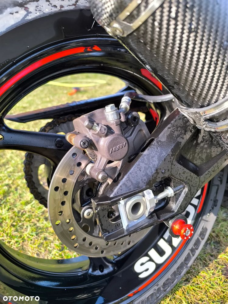Suzuki GSX-R - 10