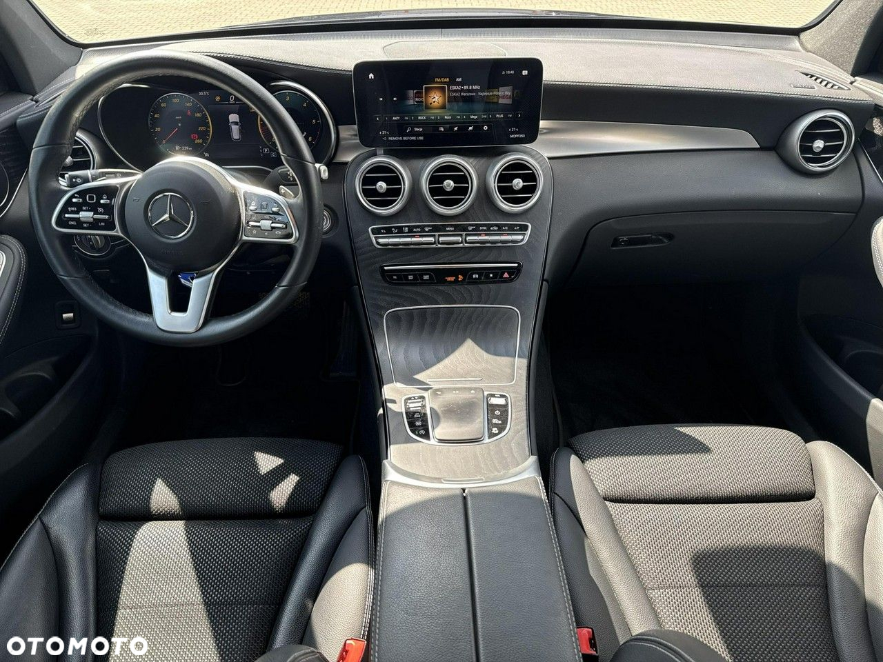 Mercedes-Benz GLC - 23