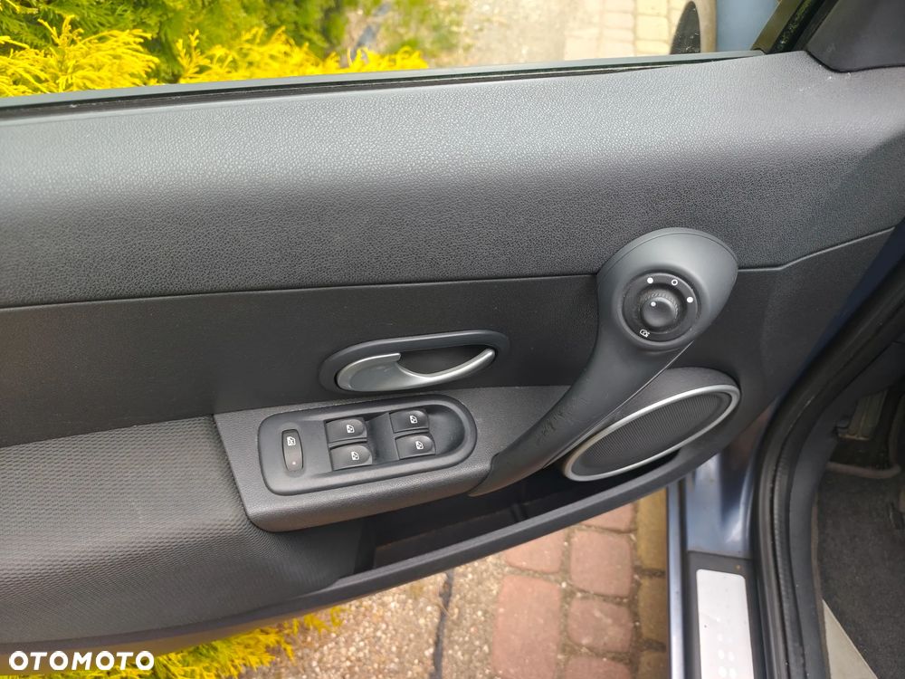 Renault Clio 1.2 16V TCE Luxe - 10