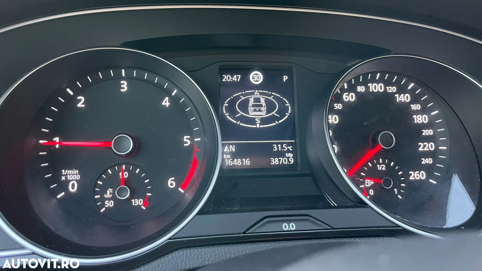 Volkswagen Passat - 11