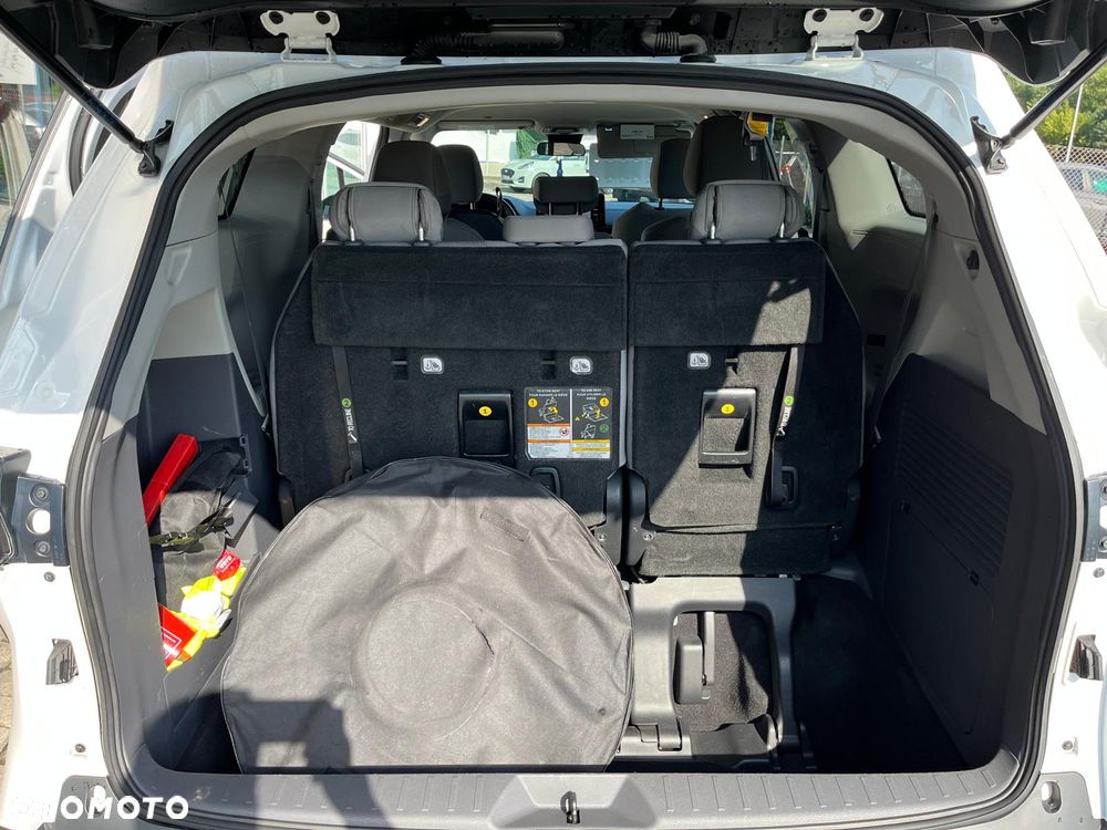 Toyota Sienna - 18