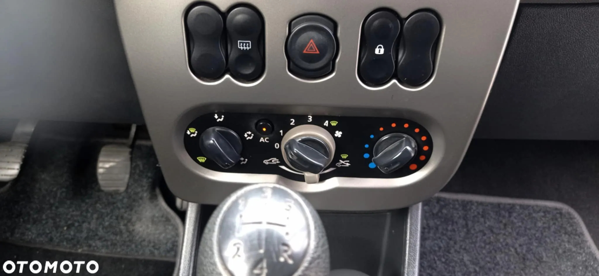 Dacia Sandero - 11