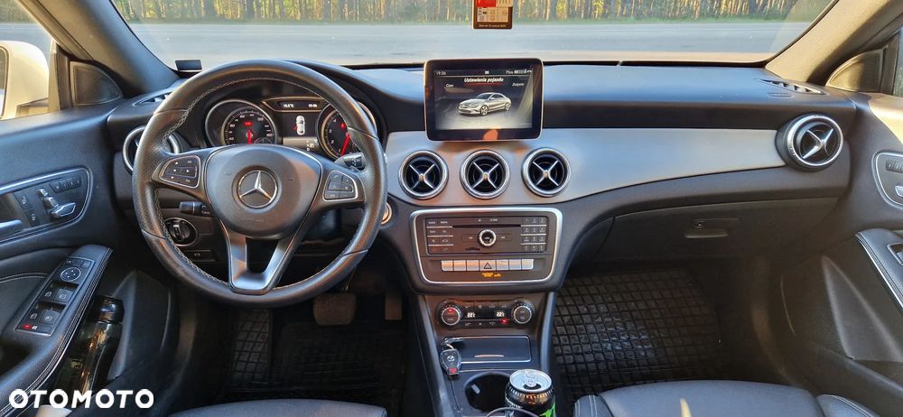 Mercedes-Benz CLA 250 7G-DCT AMG Line - 10