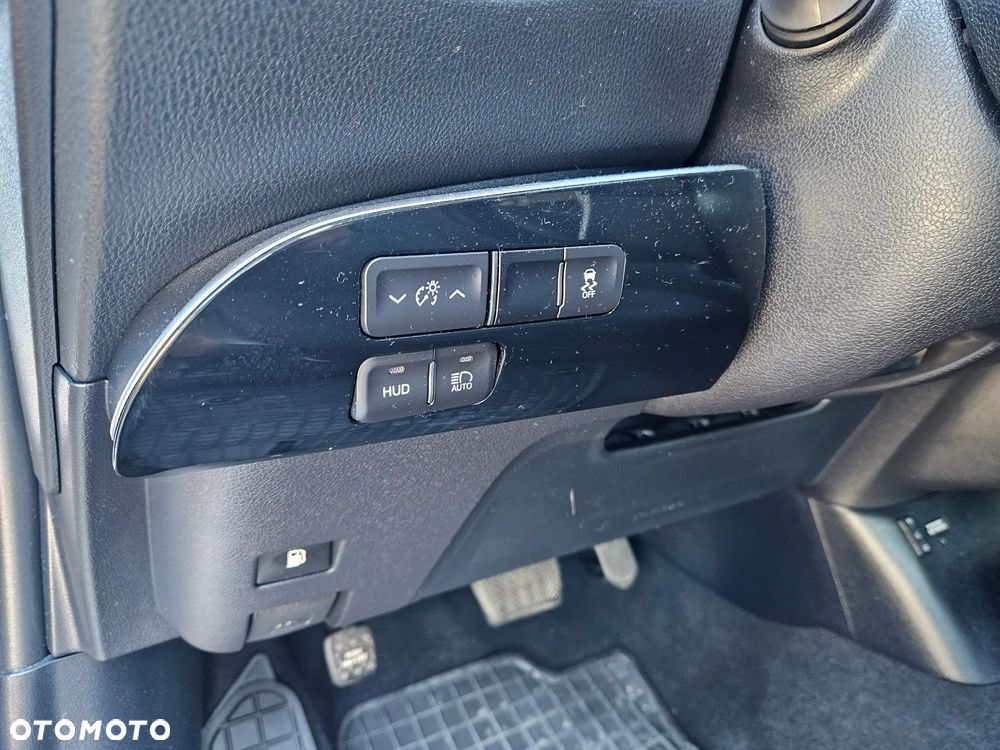 Toyota Prius Hybrid Executive - 15