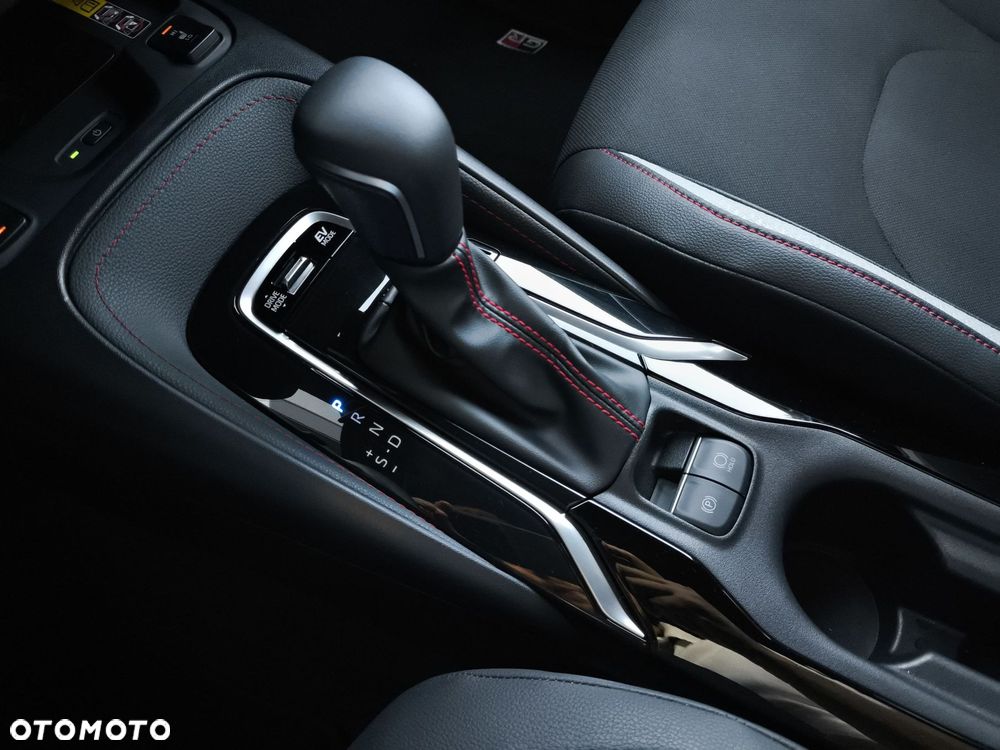 Toyota Corolla 2.0 Hybrid GR Sport - 24