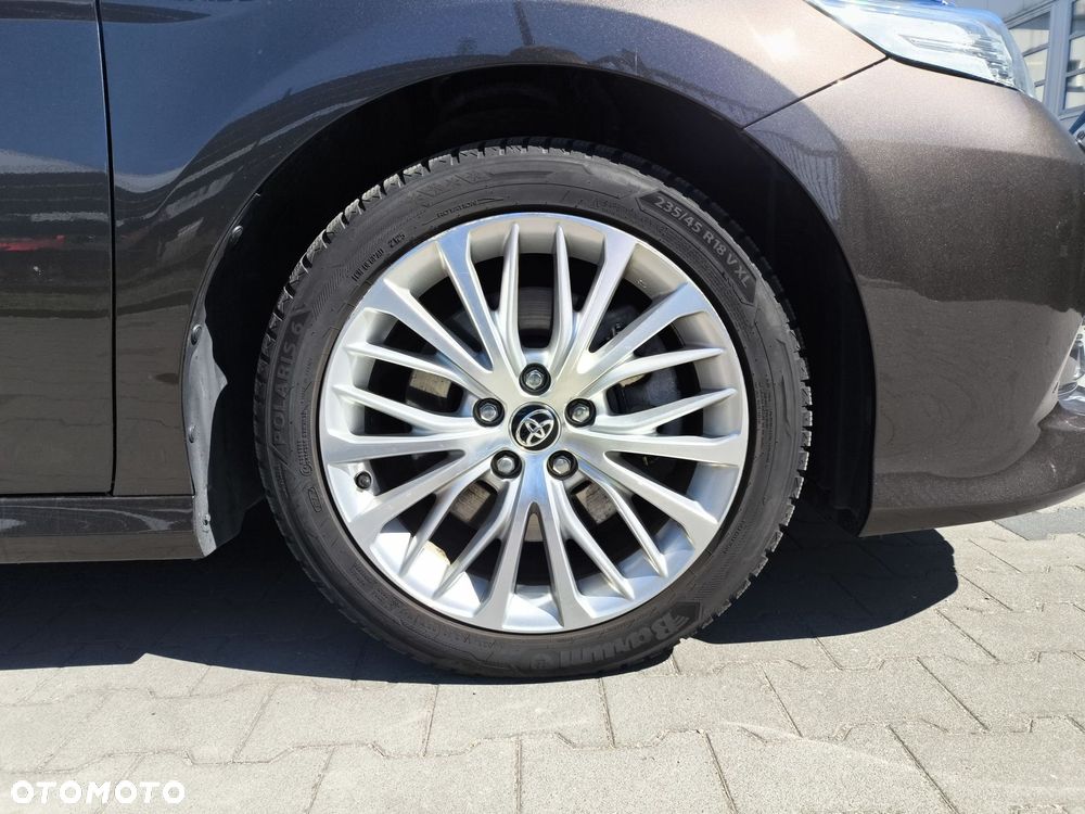 Toyota Camry 2.5 Hybrid Executive CVT - 16