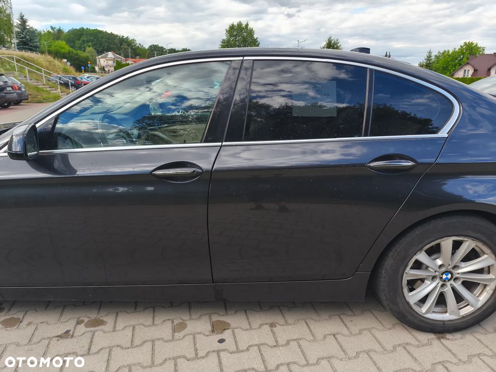 BMW Seria 5 525d xDrive Sport-Aut Luxury Line - 27