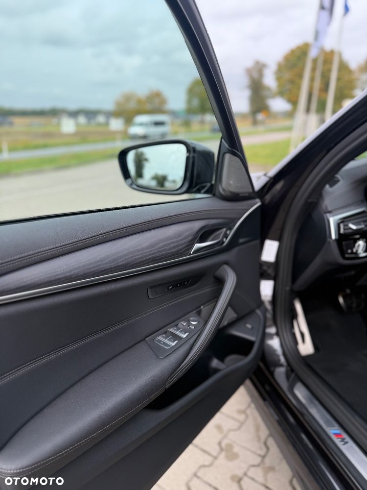 BMW Seria 5 530i xDrive mHEV M Sport sport - 19