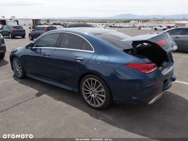 Mercedes-Benz CLA 250 7G-DCT - 3