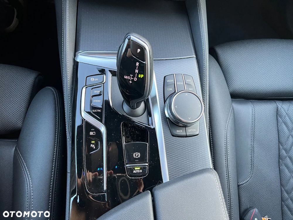 BMW Seria 5 530e iPerformance xDrive M Sport sport - 11