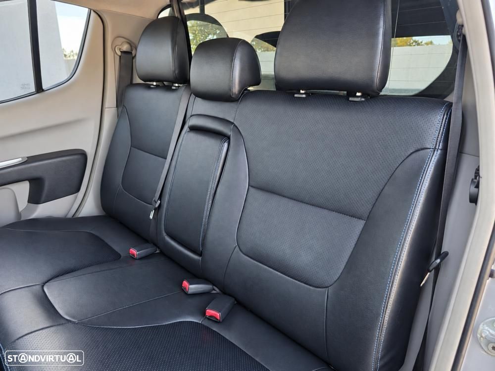 Mitsubishi L200 2.5 DI-D Cabine Dupla 4x4 - 19
