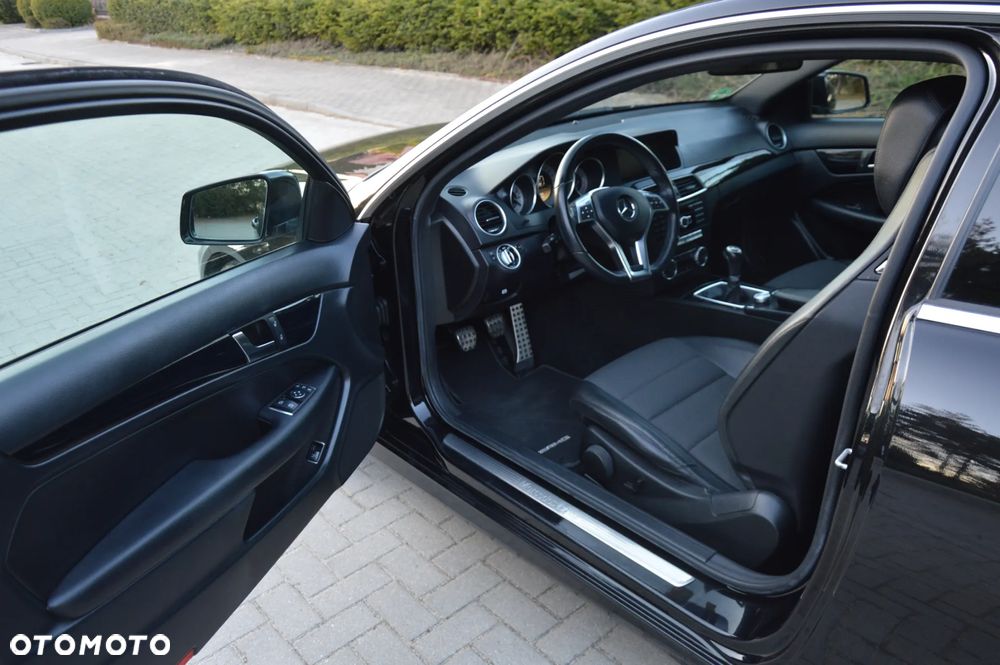 Mercedes-Benz Klasa C 180 BlueEFFICIENCY - 9