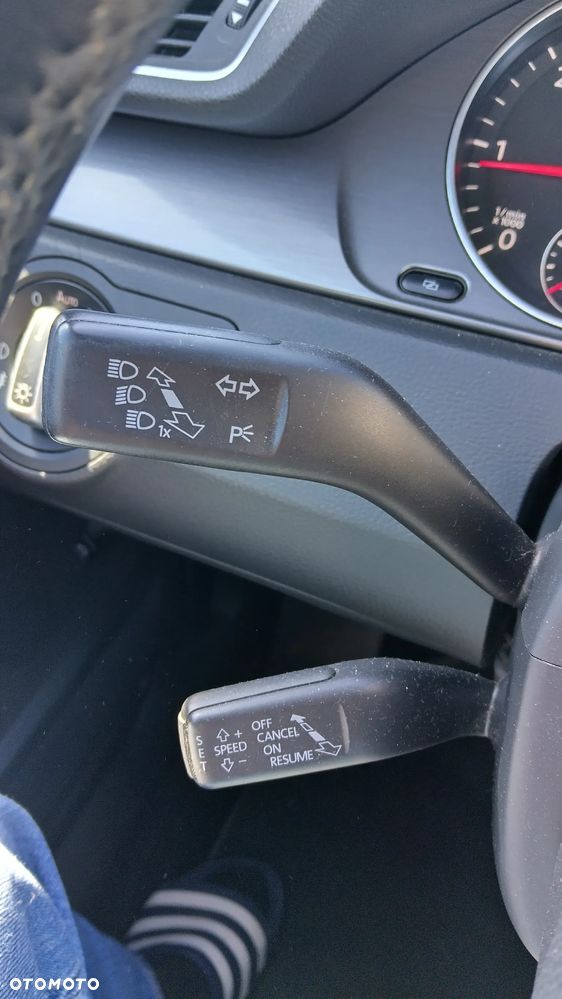 Volkswagen Passat 2.0 TDI Comfortline - 16