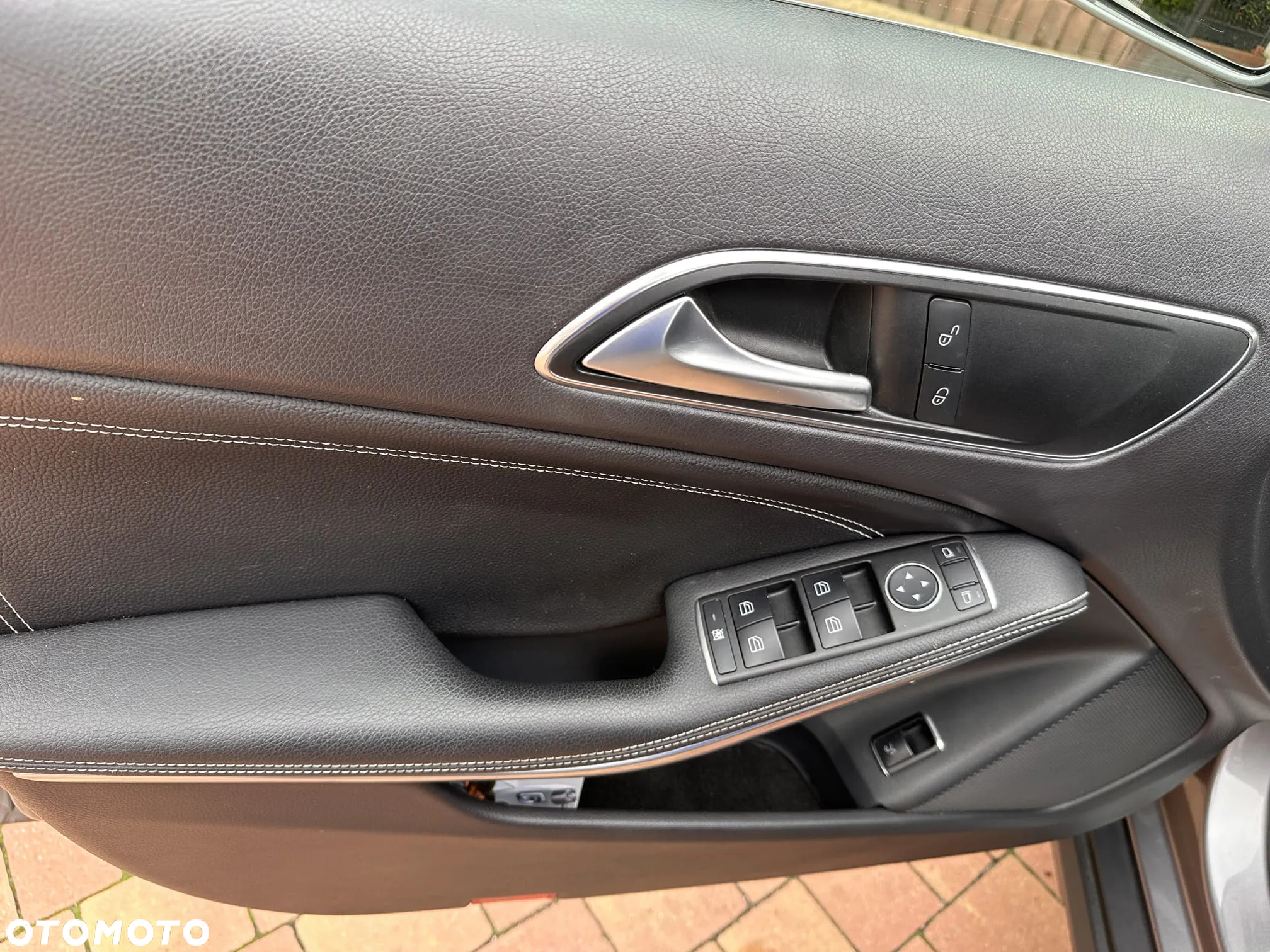 Mercedes-Benz GLA 200 7G-DCT - 15