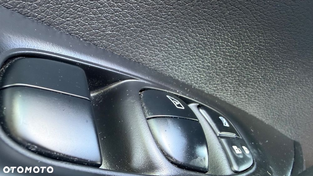 Nissan Qashqai 1.5 dCi DPF 360 - 25
