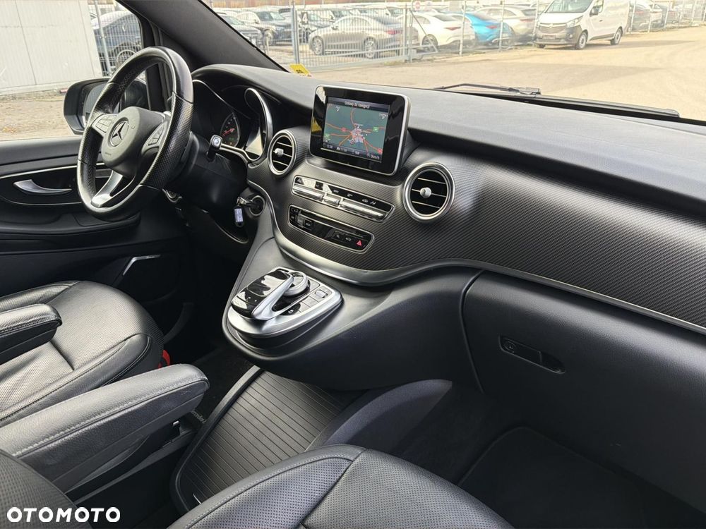 Mercedes-Benz Klasa V - 19