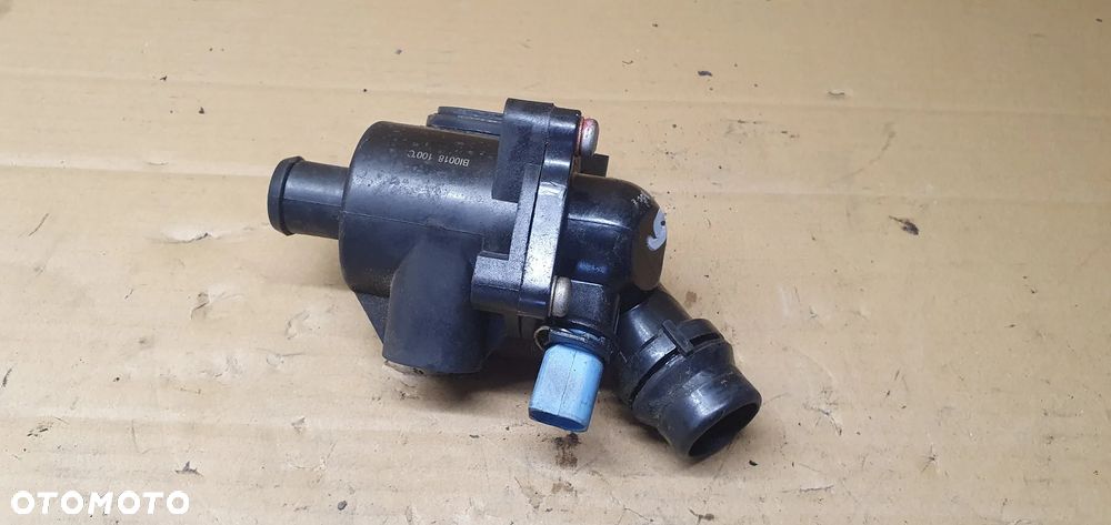 Obudowa termostatu króciec Audi A4 B6 1.6 - 3