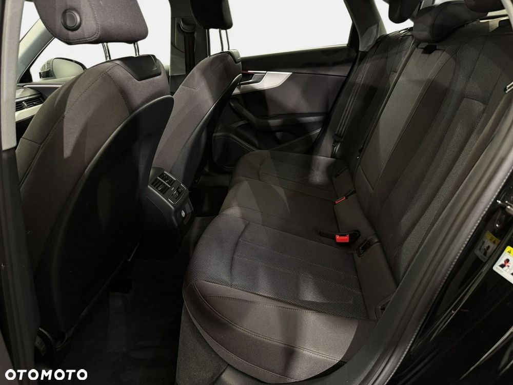 Audi A4 Limousine - 28